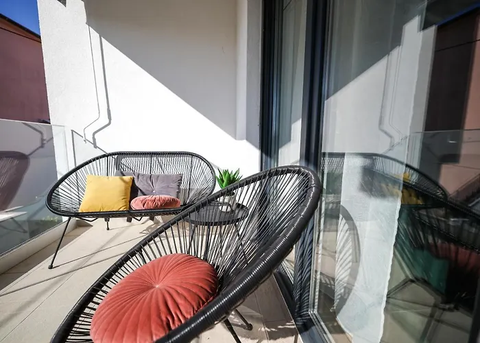 Golden Sunset Luxury 아파트