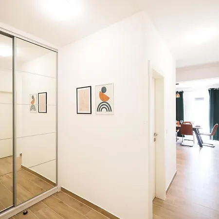 Golden Sunset Luxury Apartment *