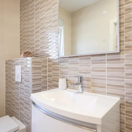 Апартаменты Golden Sunset Luxury *