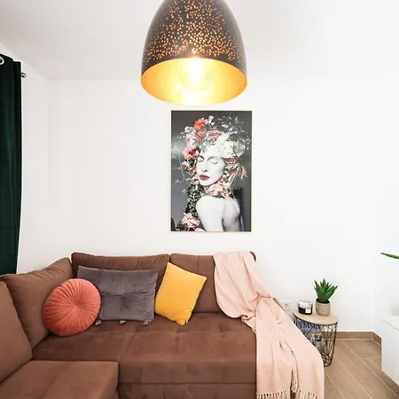 Golden Sunset Luxury Apartment *
