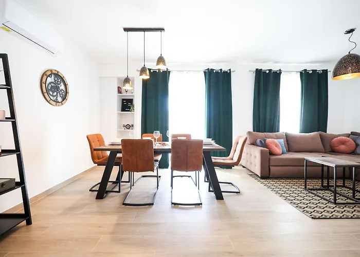 Golden Sunset Luxury Apartment *